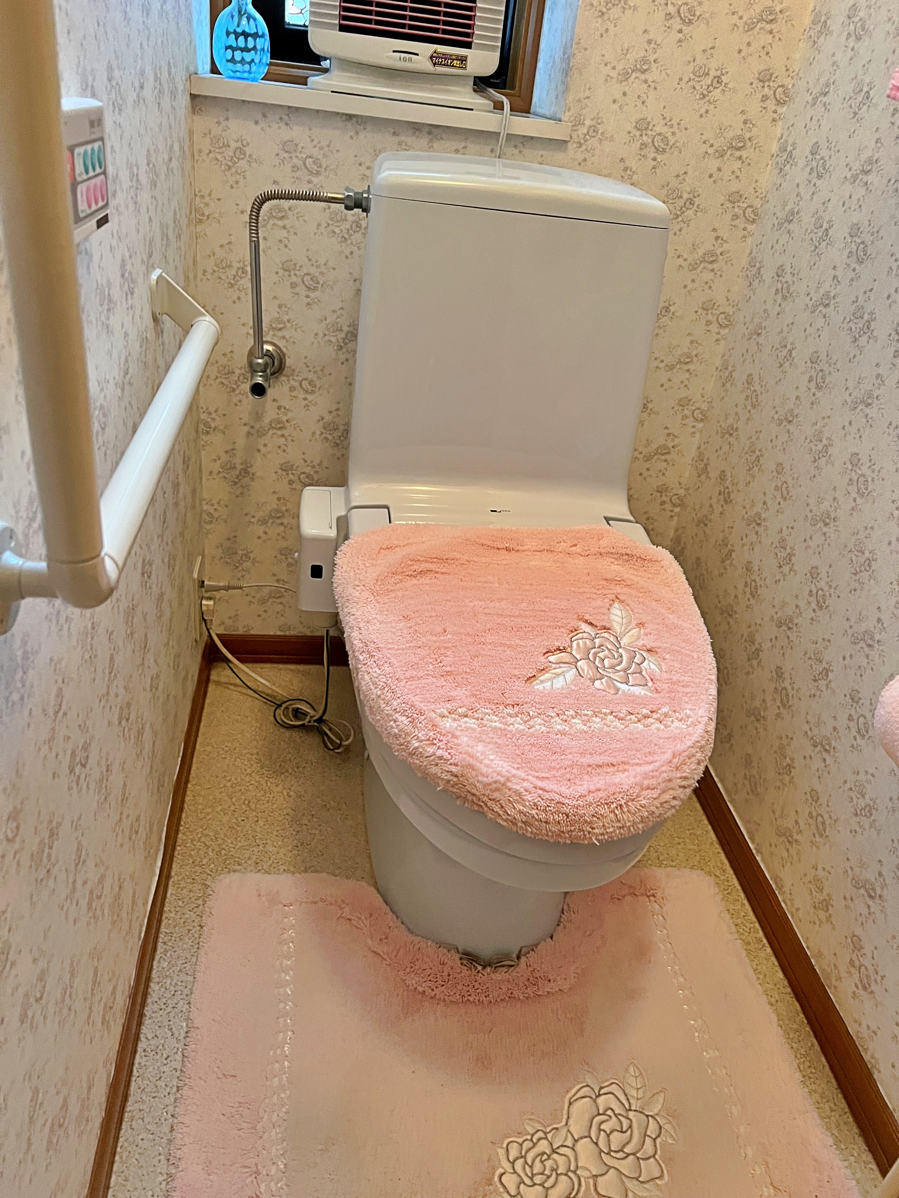 トイレをリフォーム致しました。